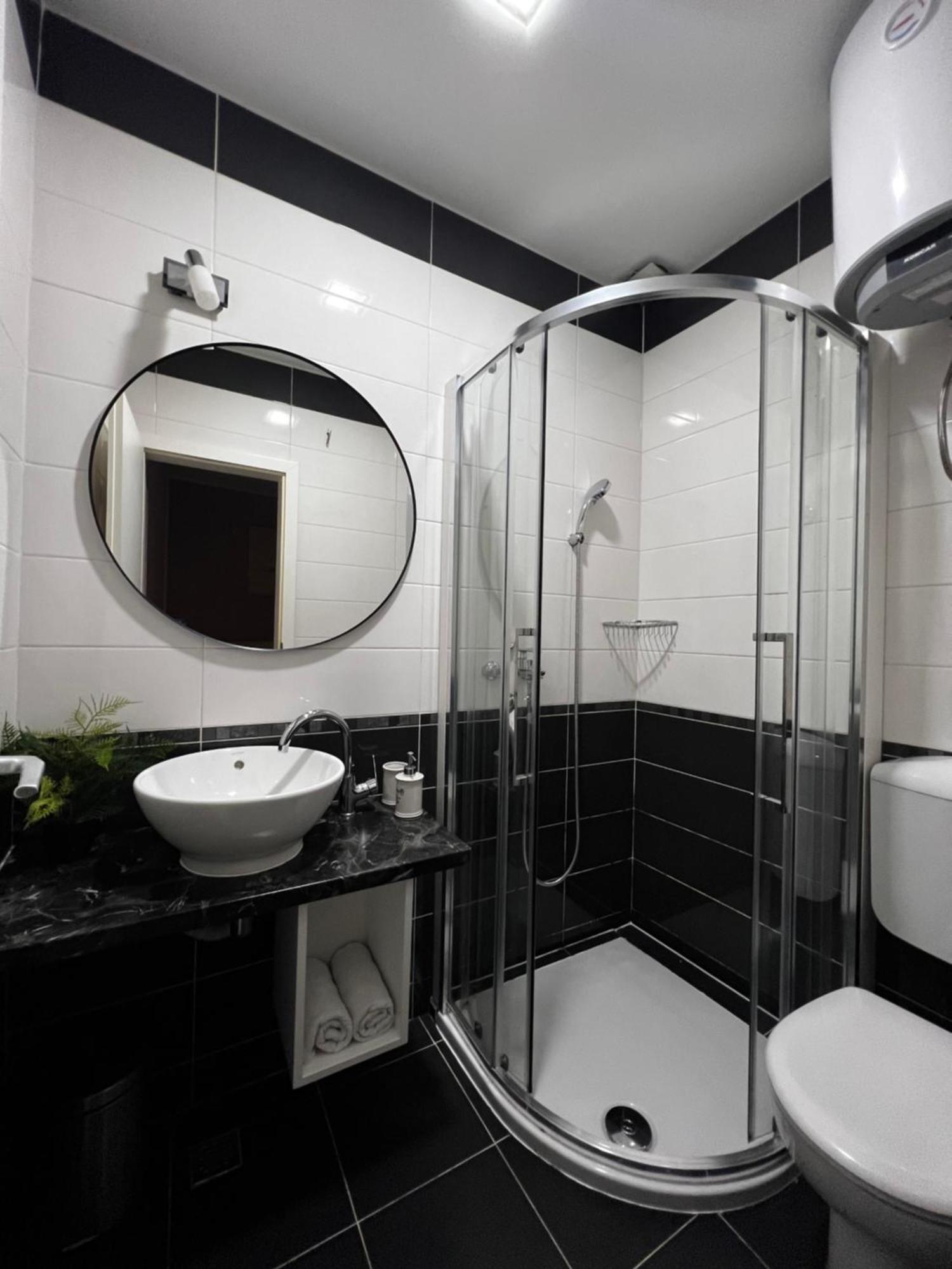 Apartmani Cvitanovic Baska Voda Bagian luar foto