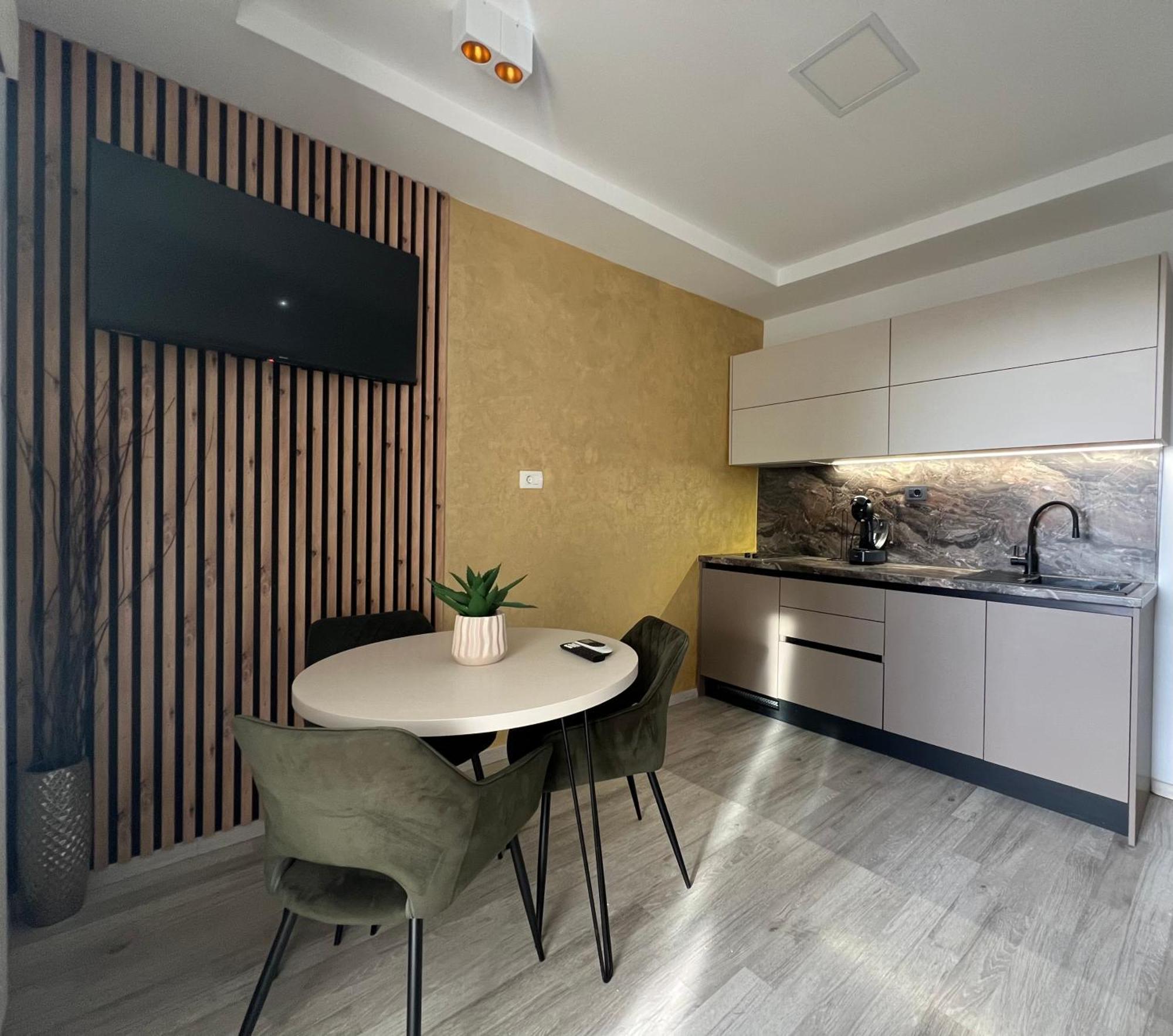 Apartmani Cvitanovic Baska Voda Bagian luar foto