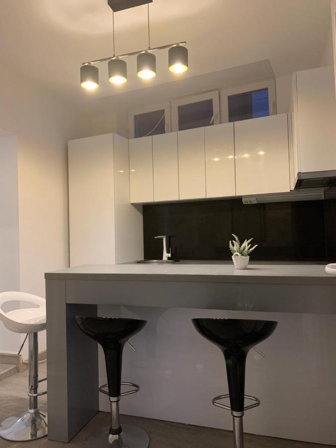 Apartmani Cvitanovic Baska Voda Bagian luar foto